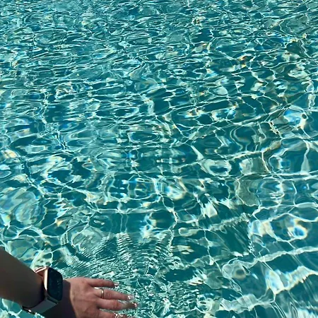Molle Con Piscina *